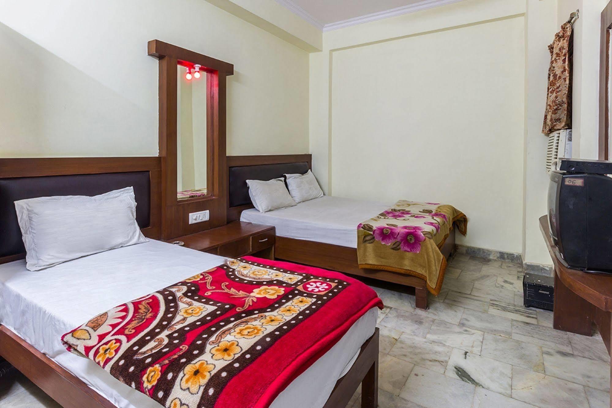 Sahara International Deluxe Hotel นิวเดลี ภายนอก รูปภาพ